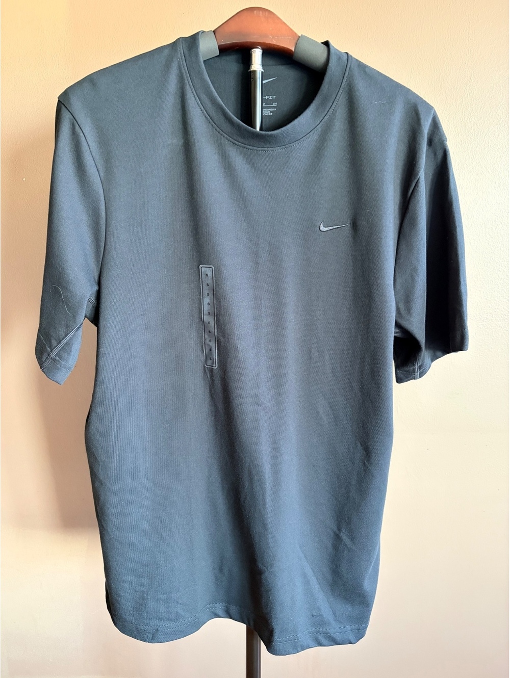 Nike Dri-FIT Mens Small Black Short Sleeve Athletic Training T Shirt Swoosh